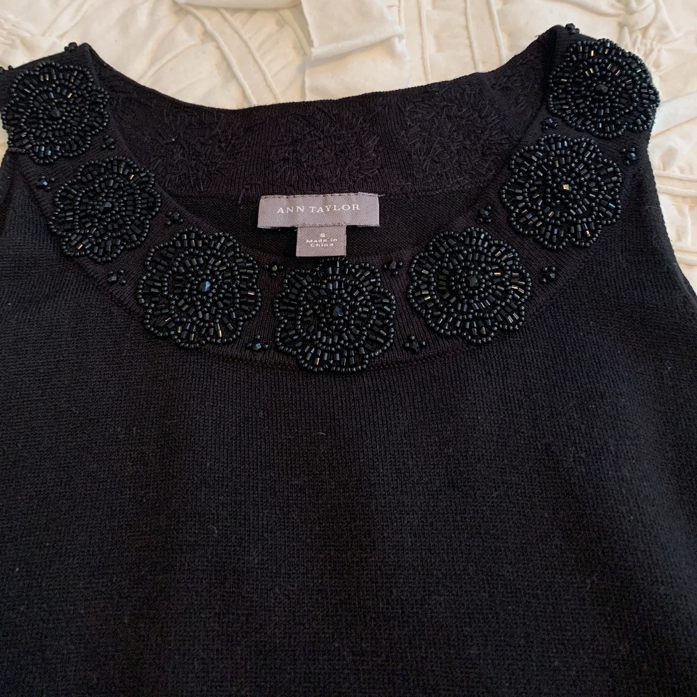 Ann Taylor beaded neck‎ sleeveless sweater. Worn once.